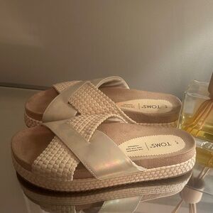 TOMS Paloma Slide in Cream & Metallic Woven Crossband Platform Slide Sandals